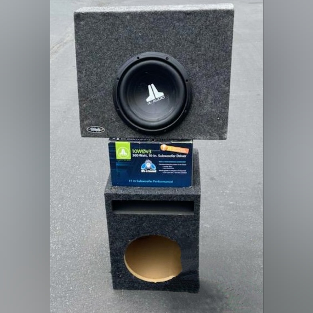JL audio subwoofer 10-inch w/ 2 boxes